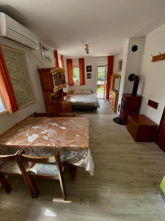 Apartma Emi *