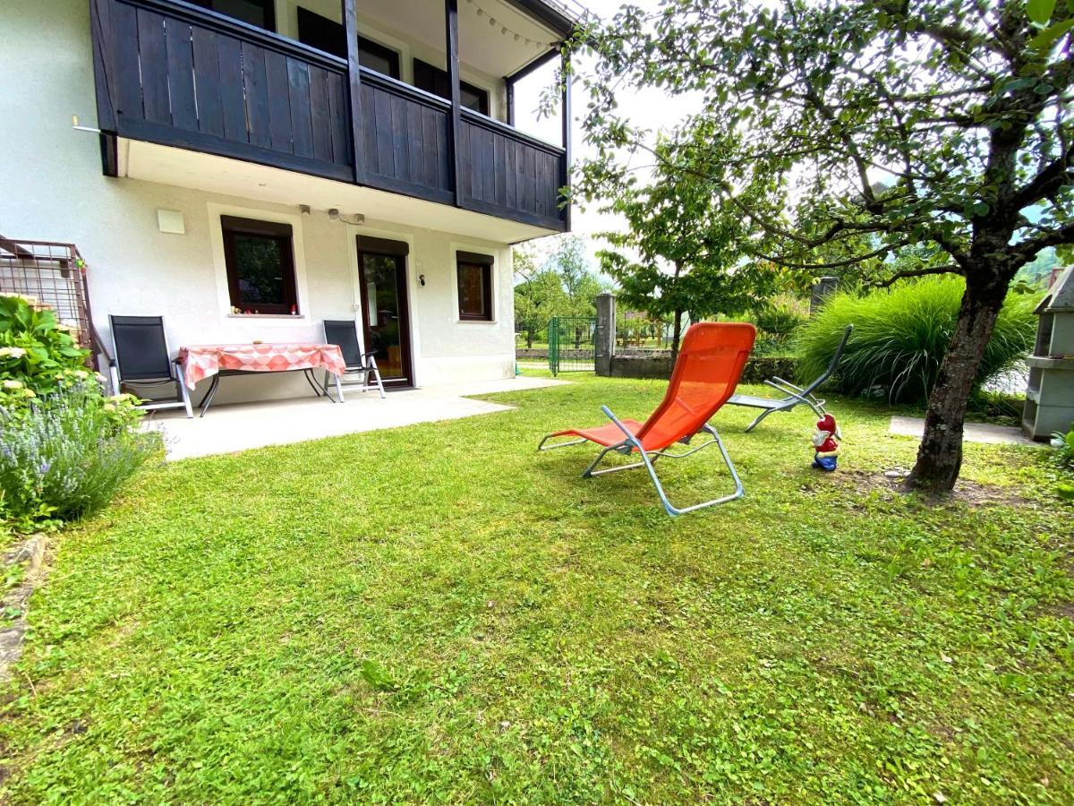 Apartma Emi *