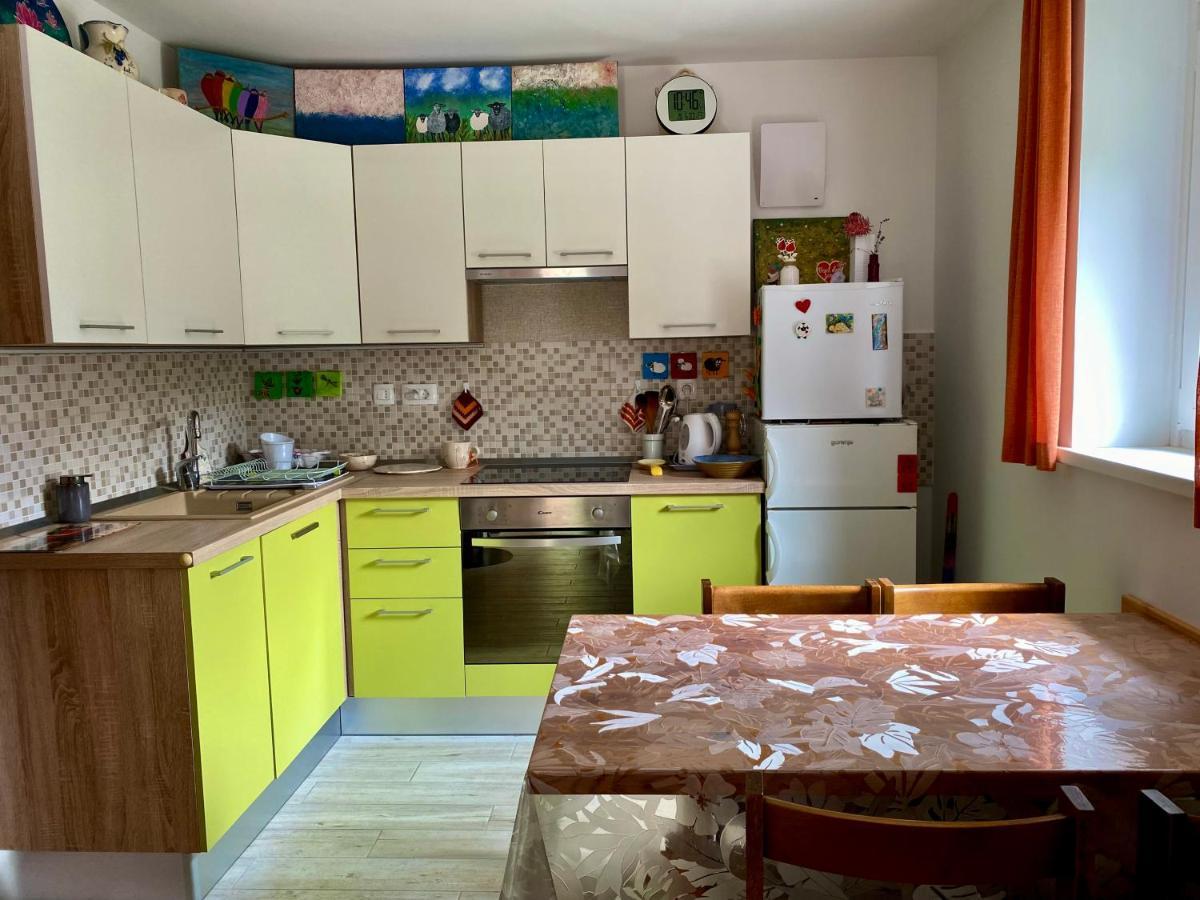 Apartma Emi *